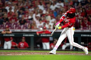 Cincinnati Reds shortstop Elly De La Cruz (44) hits a base hit in the seventh inning between Cincinnati Reds and Atlanta Braves at Great American Ball Park in Cincinnati on July 30, 2025.
