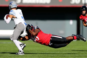 Oct 31, 2020; Cincinnati, OH, USA; Cincinnati Bearcats defensive tackle Jabari Taylor (90) sacks Memphis Tigers quarterback Brady White (3) during the fourth quarter of a college football game, Saturday, Oct. 31, 2020, at Nippert Stadium in Cincinnati. The Cincinnati Bearcats won 49-10.  Mandatory Credit: Kareem Elgazzar-USA TODAY NETWORK

Ncaa Football Memphis At Cincinnati