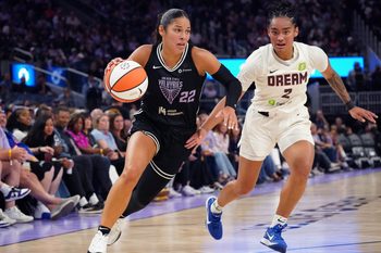 Aug 17, 2025; San Francisco, California, USA;  Golden State Valkyries guard Veronica Burton (22) dribbles upcourt in the second quarter against Atlanta Dream guard Te-Hina Paopao (2) at Chase Center. Mandatory Credit: David Gonzales-Imagn Images