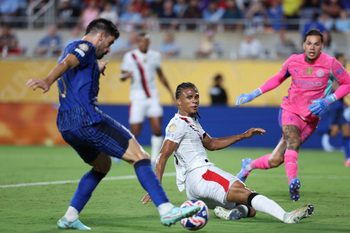Jun 30, 2025; Orlando, Florida, USA; Manchester City defender Nathan Ake (6) blocks a shot by Al Hilal FC midfielder Ruben Neves (8) in extra time during a round of 16 match of the 2025 FIFA Club World Cup at Camping World Stadium. Mandatory Credit: Nathan Ray Seebeck-Imagn Images