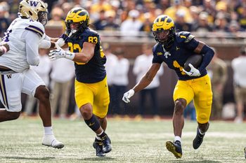 Michigan wide receiver Donaven McCulley (1) runs against Washington during the first half at Michigan Stadium in Ann Arbor on Saturday, Oct. 18, 2025.