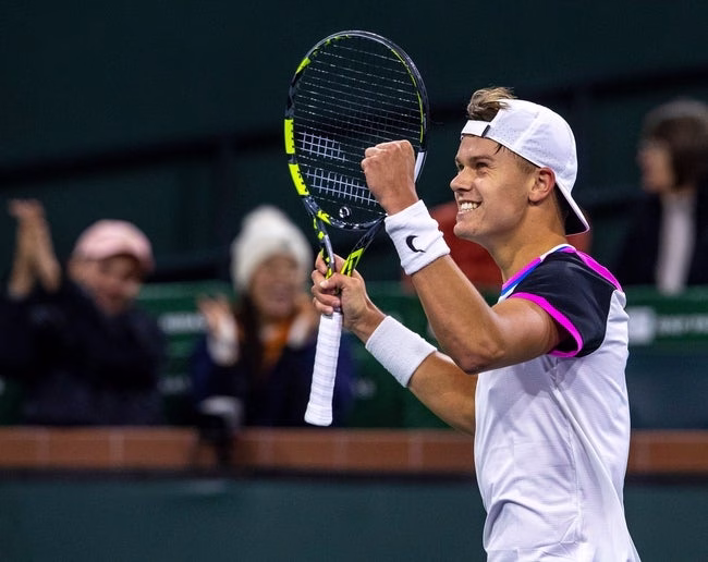 Person, Racket, Sport