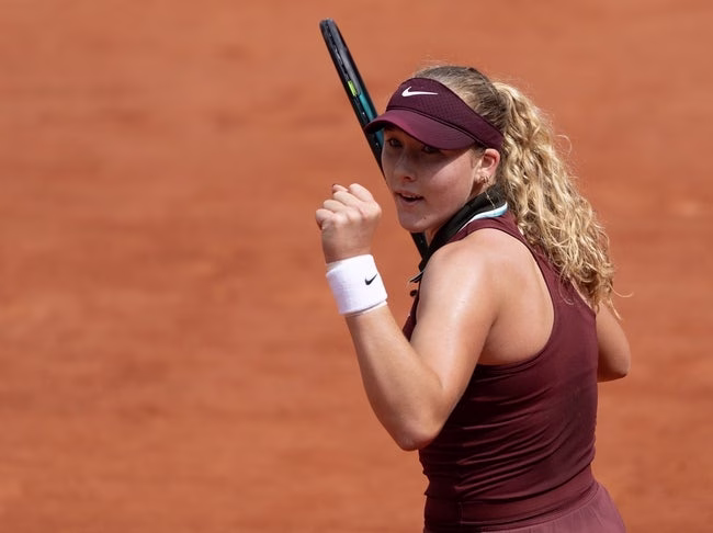 Clothing, Hat, Racket