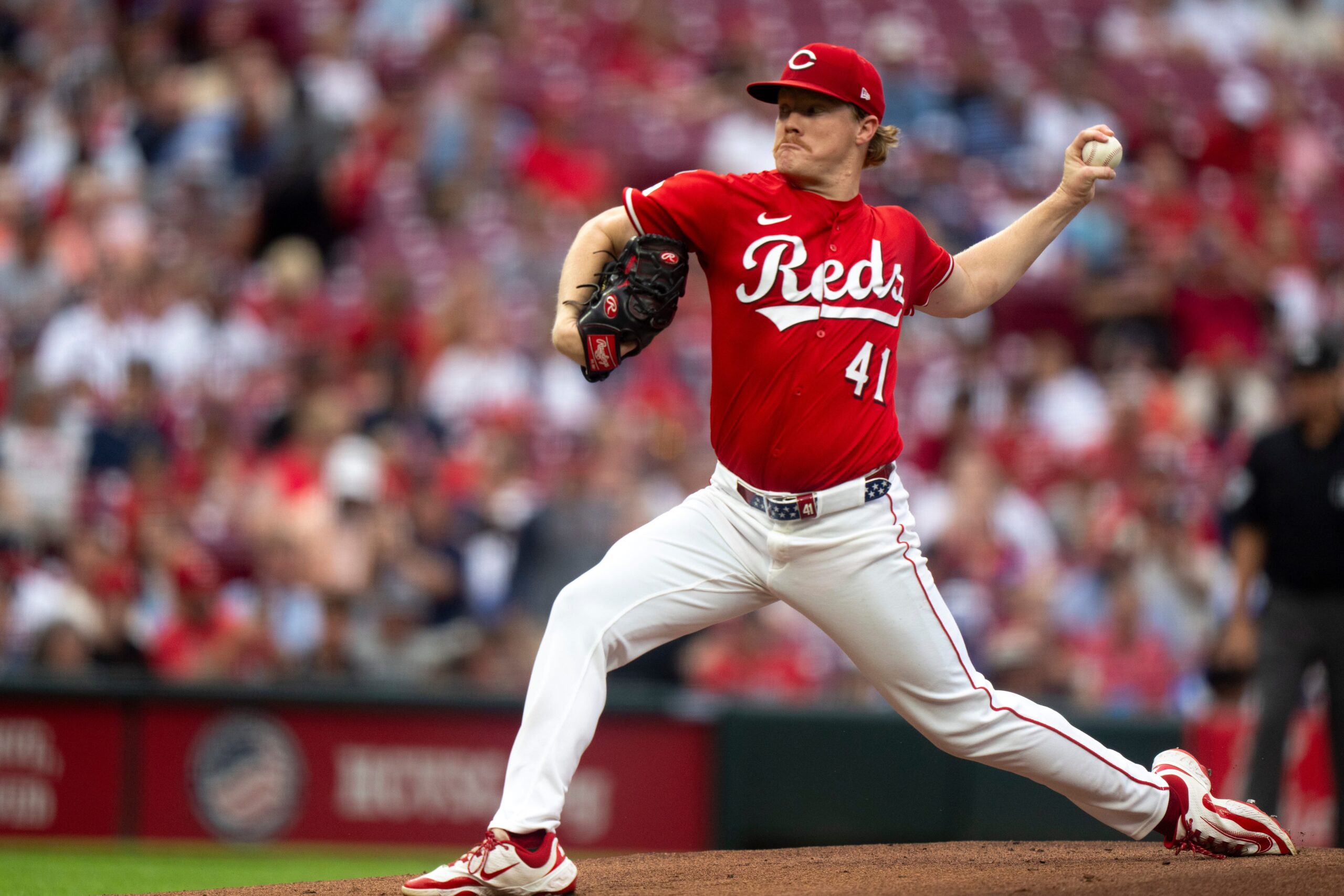 Cincinnati Reds pitcher Andrew Abbott pitches in the first inning between Cincinnati Reds and Atlanta Braves at Great American Ball Park in Cincinnati on July 30, 2025.